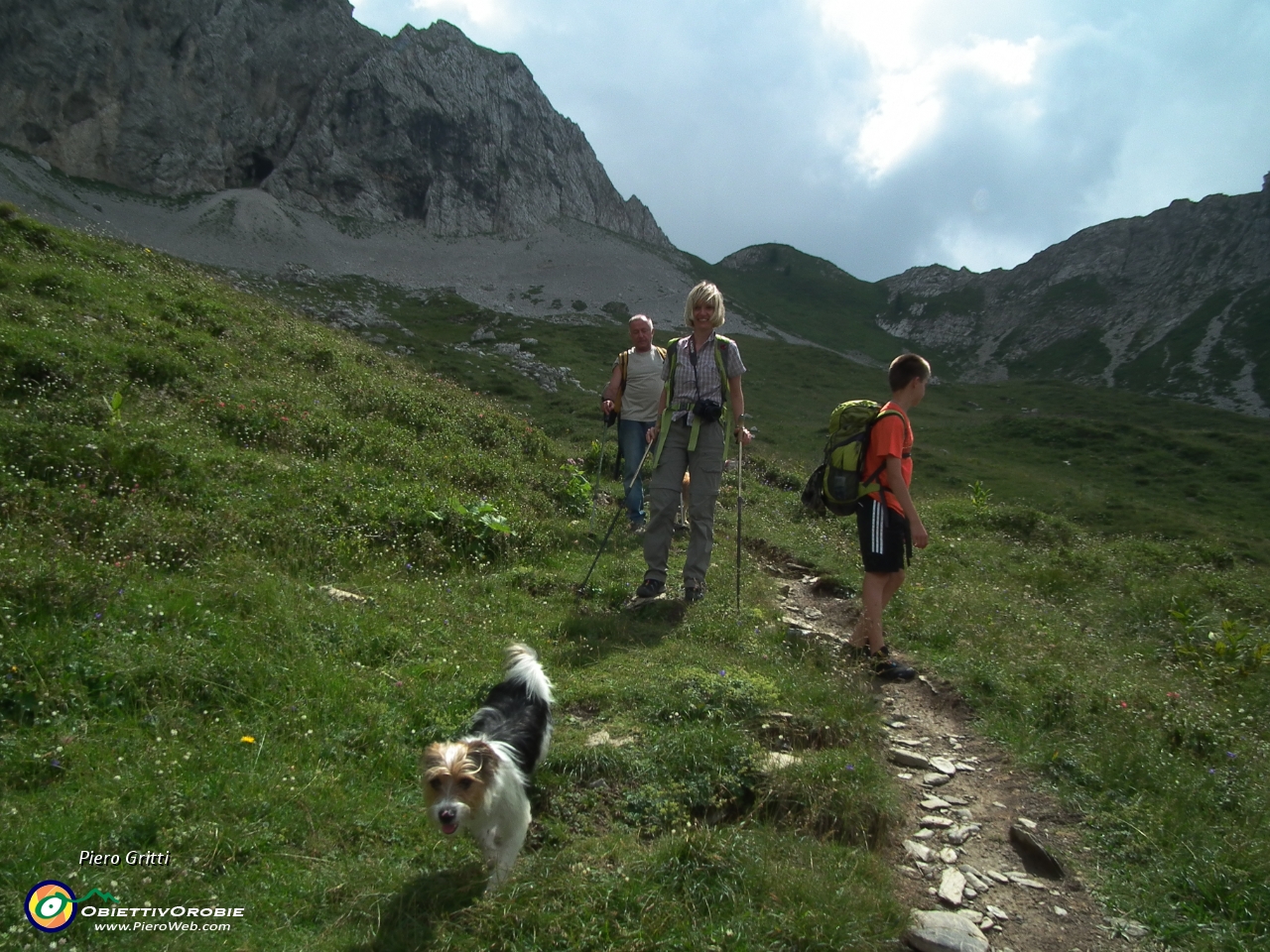 71 In alto la Bocchetta di Corna Piana  da dove siamo scesi.JPG